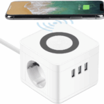 Prelungitor cu doua prize si trei porturi USB