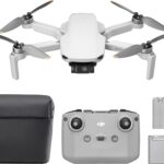 Drona DJI mini 4K Fly More Combo cu camera 4K și Gimbal pe 3 axe, 3 acumulatori